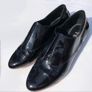 Tsubo Black Patent Leather Flats Loafers Like New